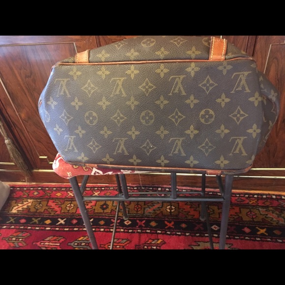Louis Vuitton Large Shoulder Tote - Picture 3 of 6